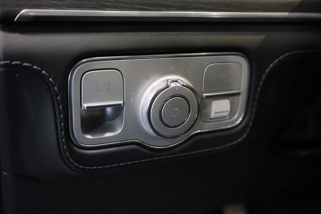 Vehicle image 19 of 42