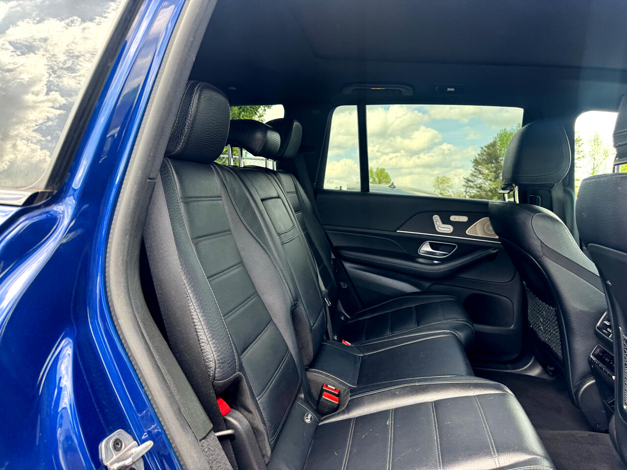 Vehicle image 40 of 99