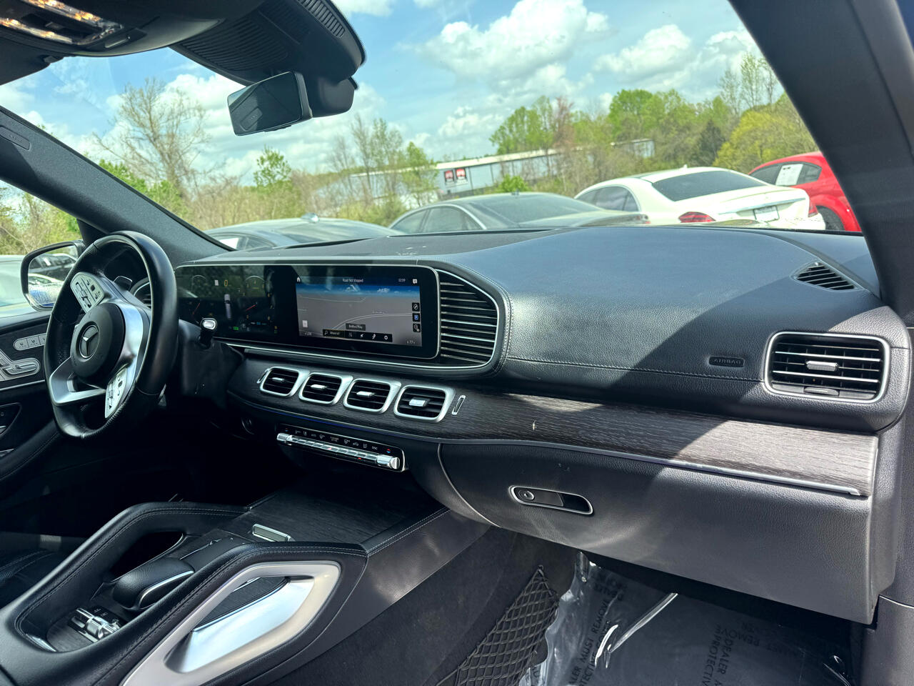 Vehicle image 31 of 99