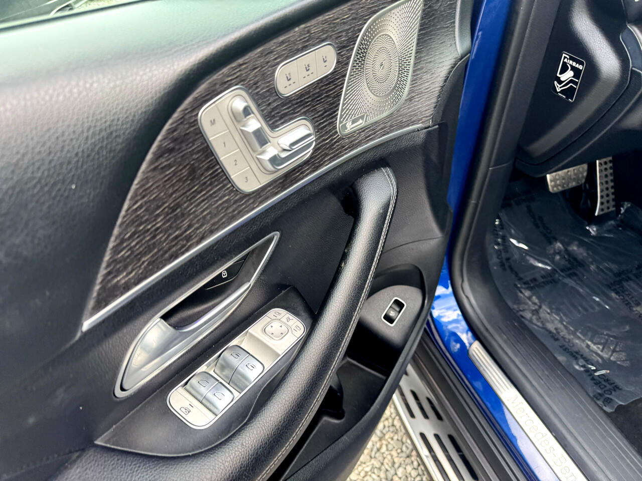 Vehicle image 65 of 99