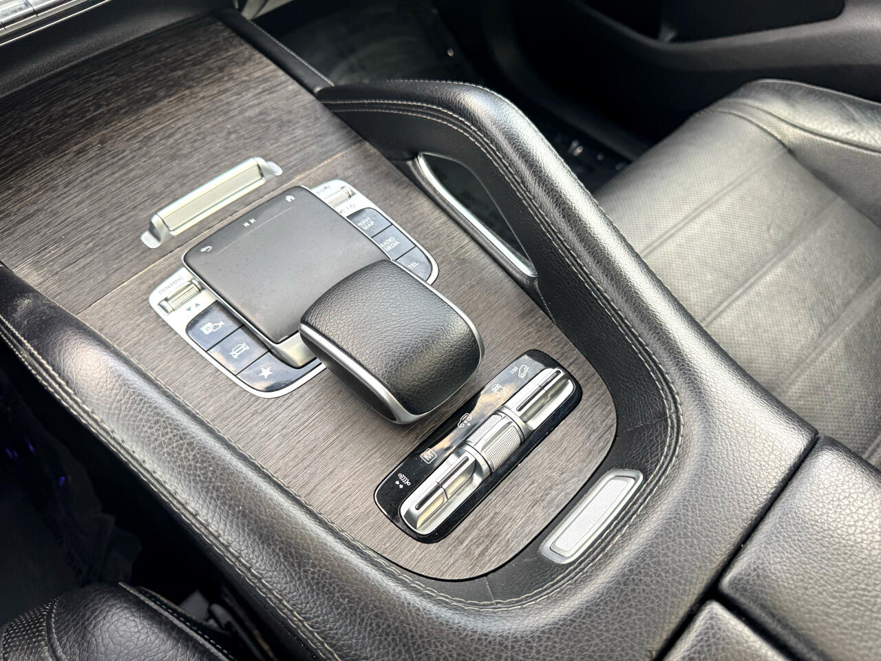 Vehicle image 85 of 99