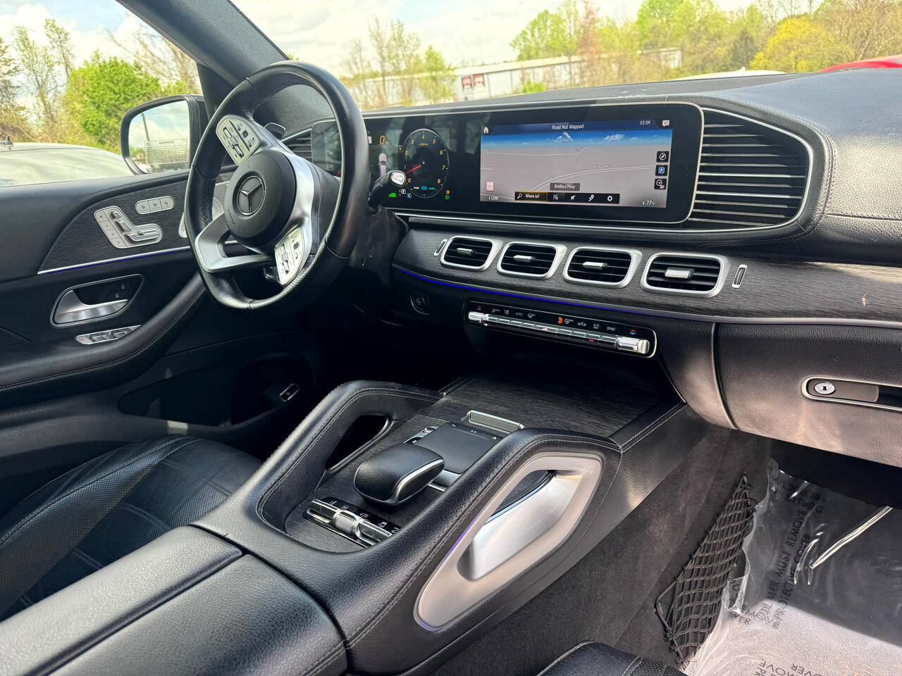 Vehicle image 27 of 99