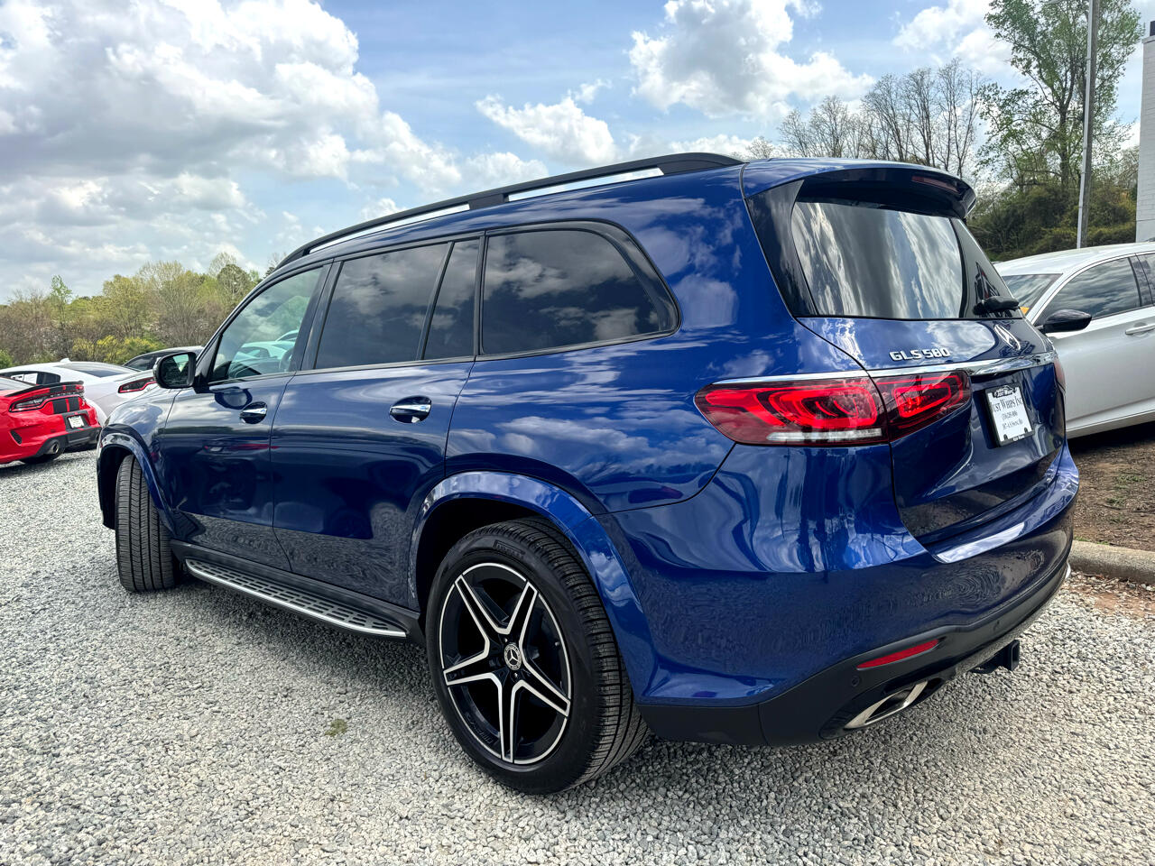 Vehicle image 10 of 99