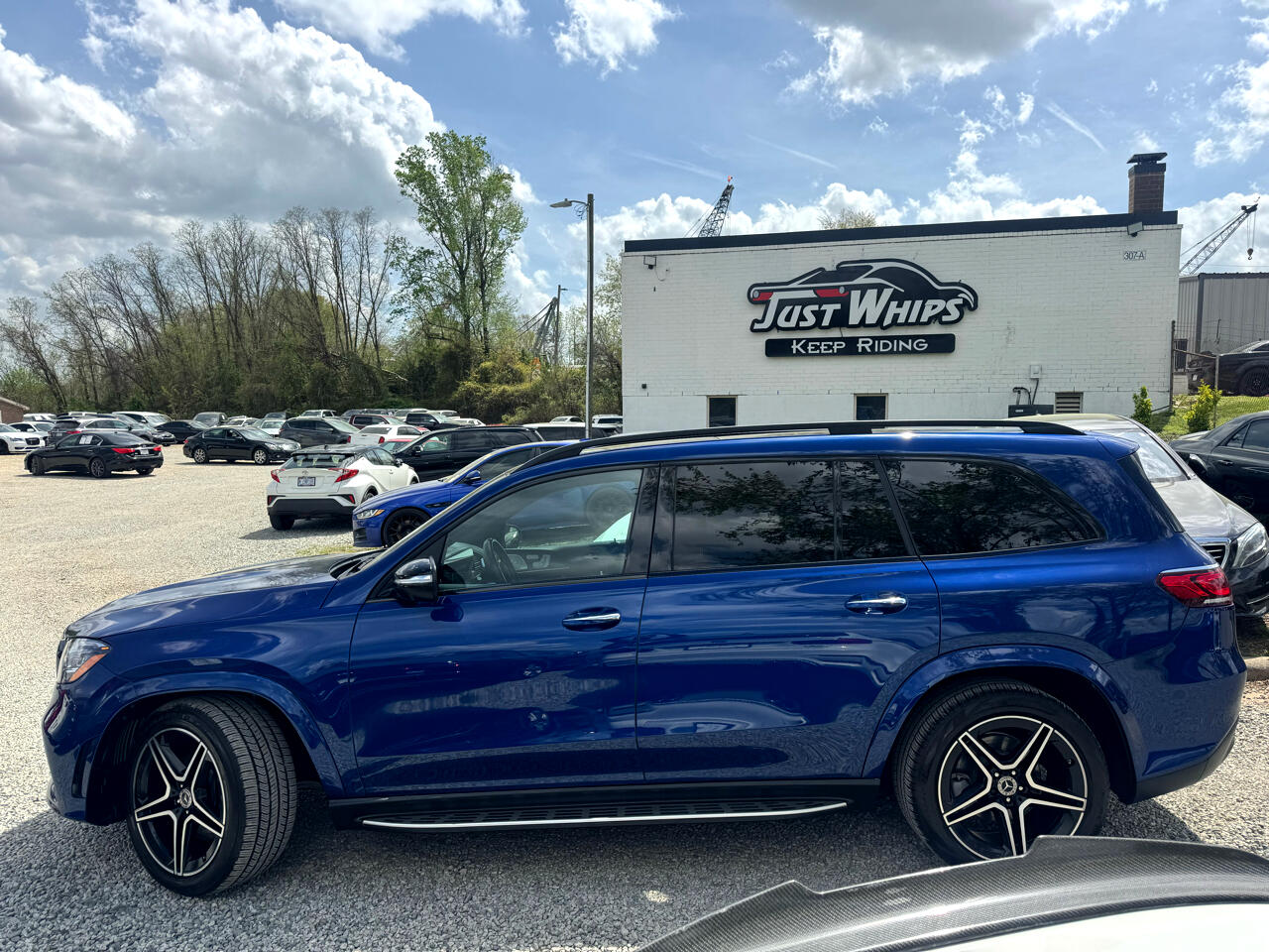 Vehicle image 14 of 99