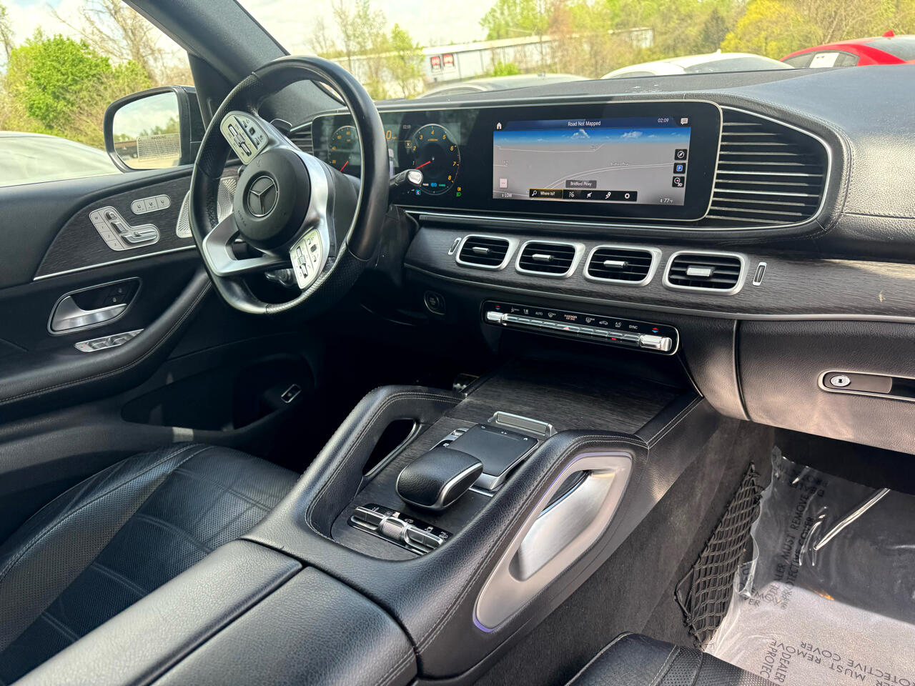 Vehicle image 28 of 99