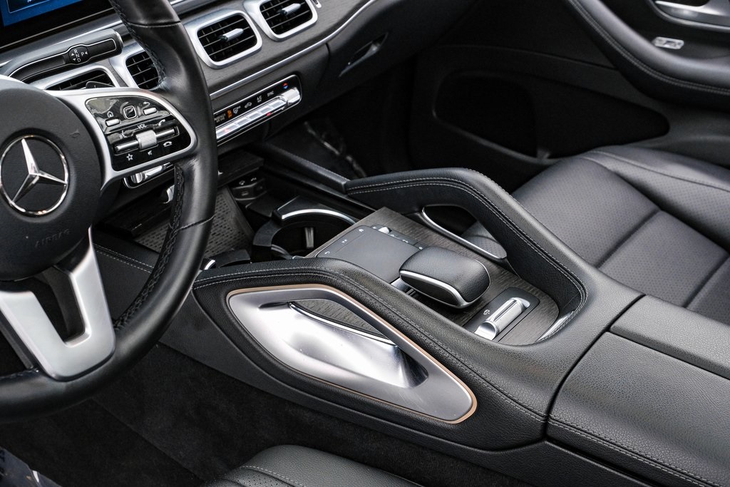 Vehicle image 25 of 57