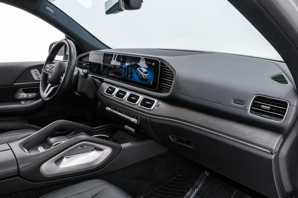 Vehicle image 13 of 57