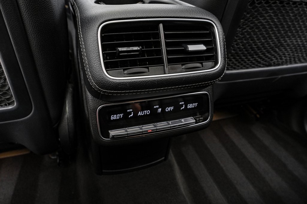 Vehicle image 33 of 57