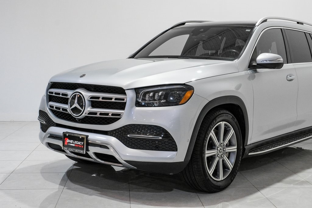 Vehicle image 2 of 57