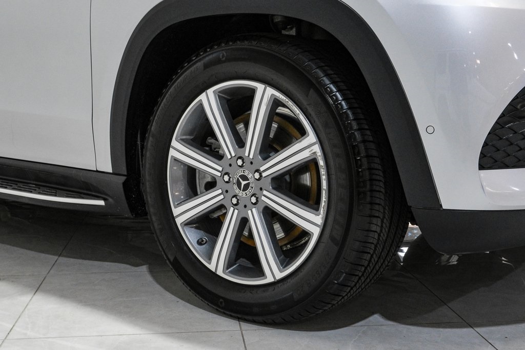 Vehicle image 53 of 57