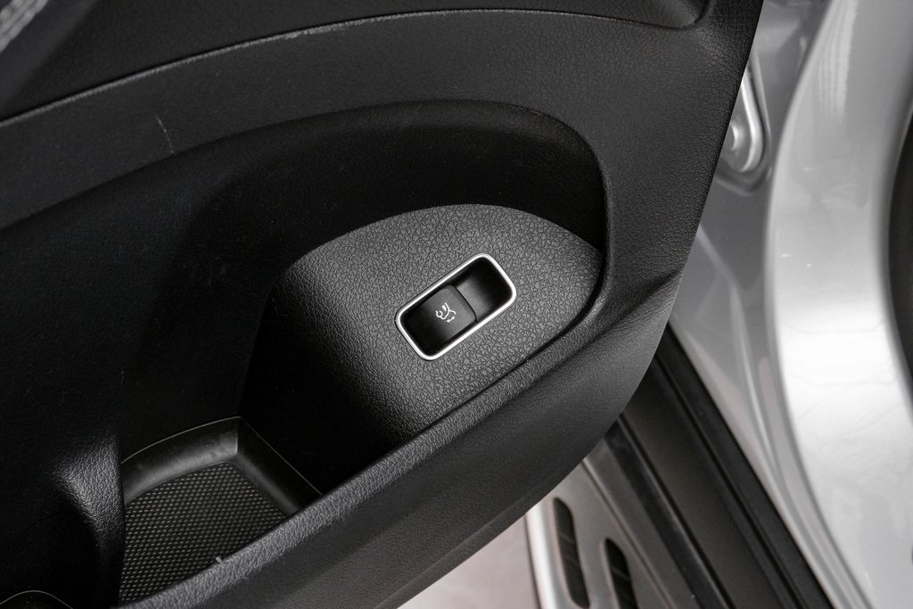 Vehicle image 40 of 57