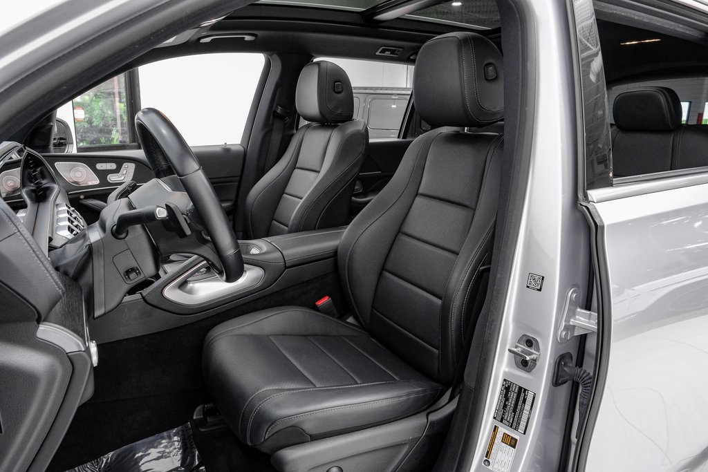 Vehicle image 11 of 57
