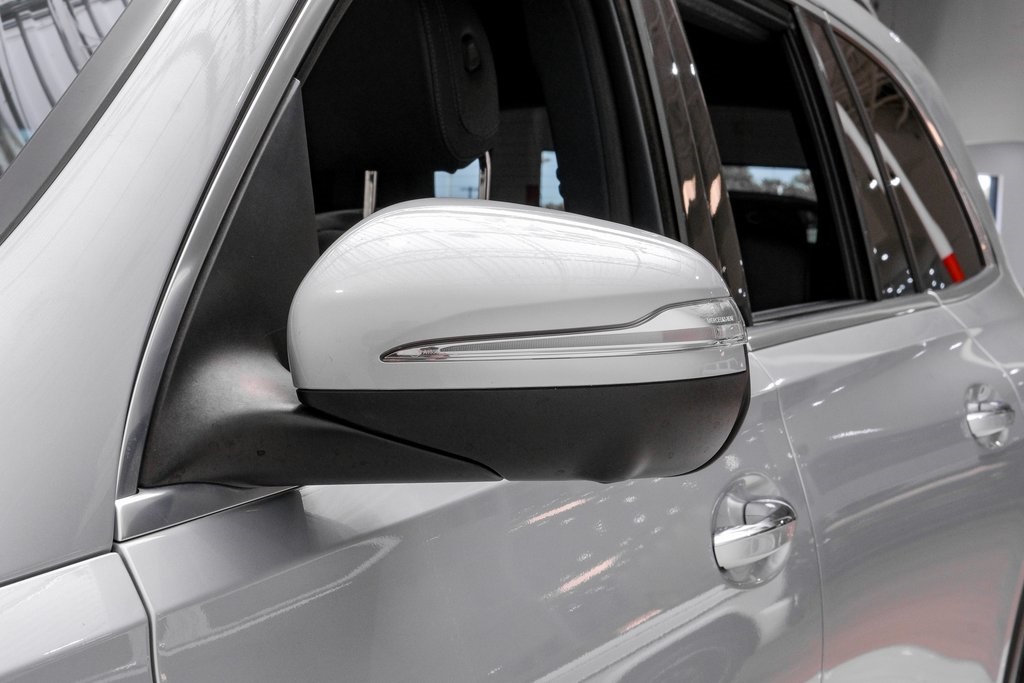 Vehicle image 36 of 57