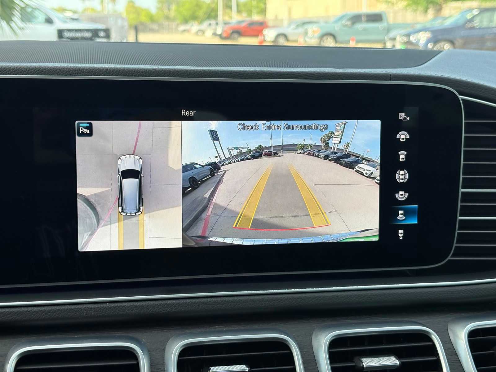 Vehicle image 17 of 23