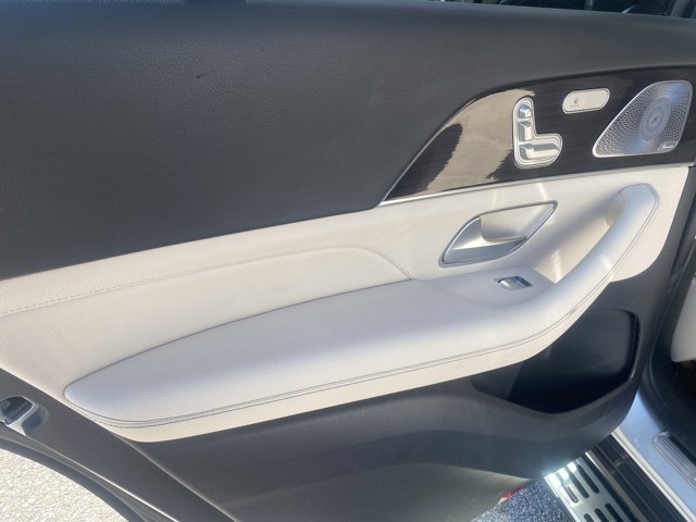 Vehicle image 10 of 18