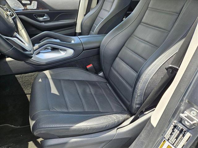 Vehicle image 16 of 24