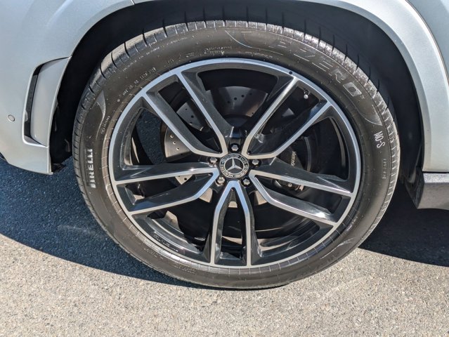 Vehicle image 10 of 33