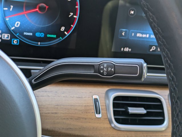 Vehicle image 18 of 33