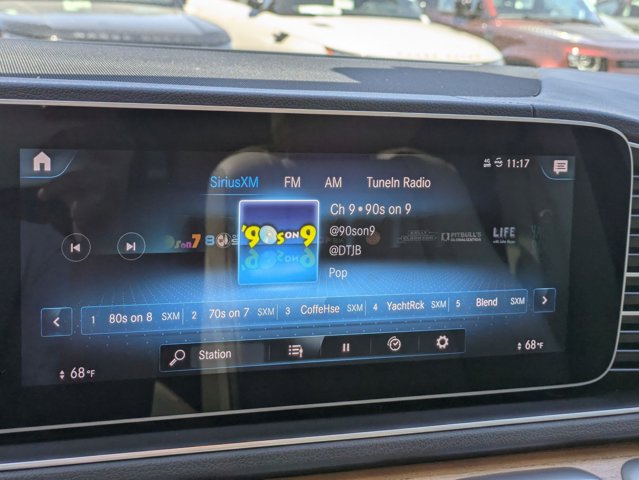 Vehicle image 19 of 33