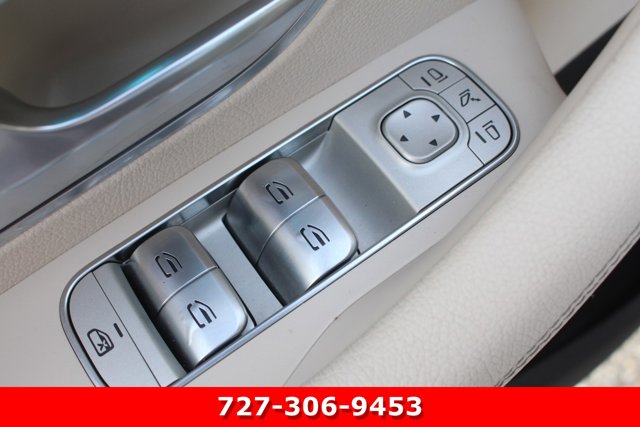 Vehicle image 12 of 32