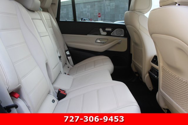 Vehicle image 20 of 32