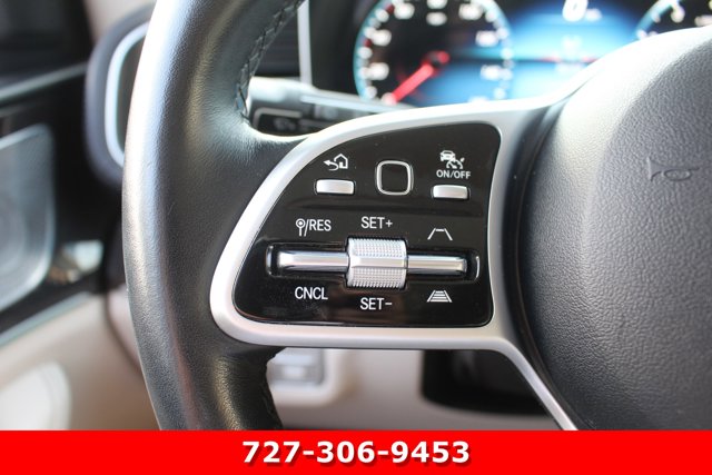 Vehicle image 26 of 32