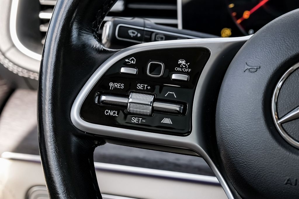 Vehicle image 61 of 64