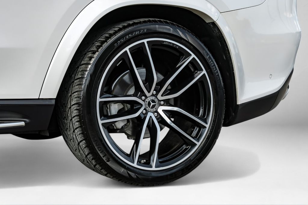 Vehicle image 13 of 64