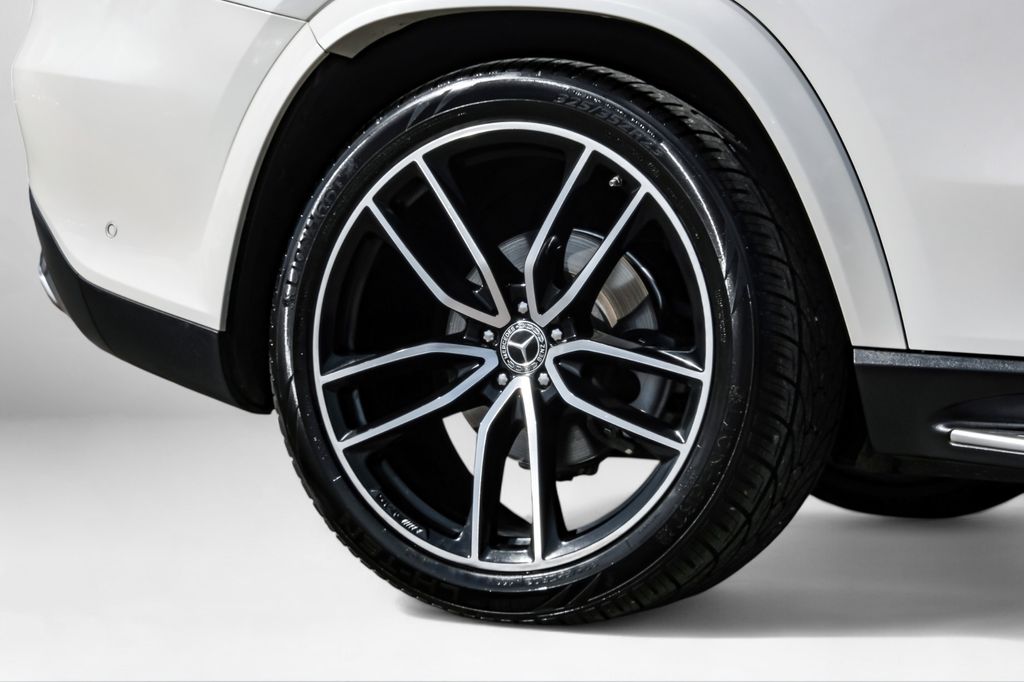 Vehicle image 14 of 64