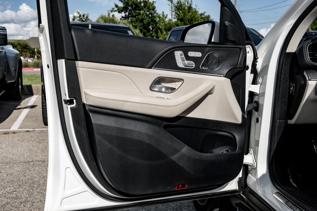 Vehicle image 63 of 64