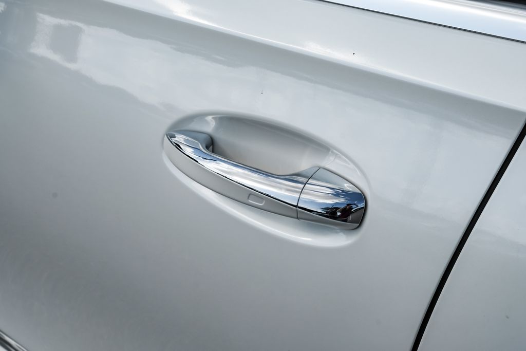 Vehicle image 47 of 64
