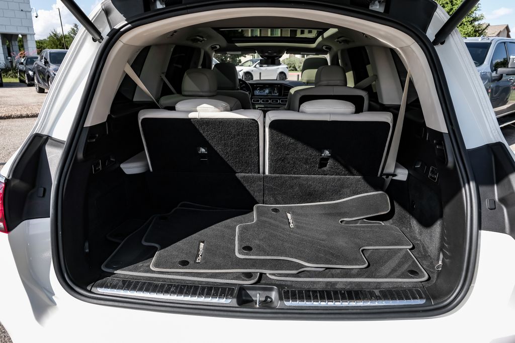 Vehicle image 17 of 64
