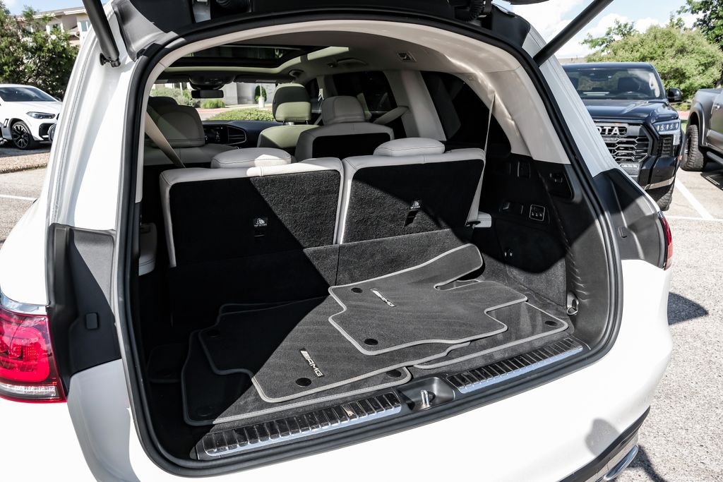 Vehicle image 18 of 64