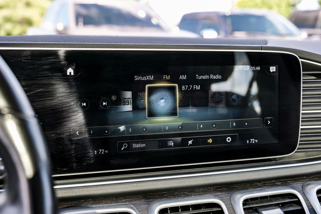 Vehicle image 39 of 64