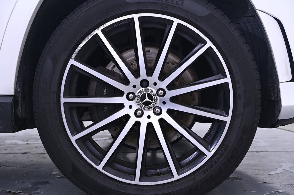 Vehicle image 12 of 44