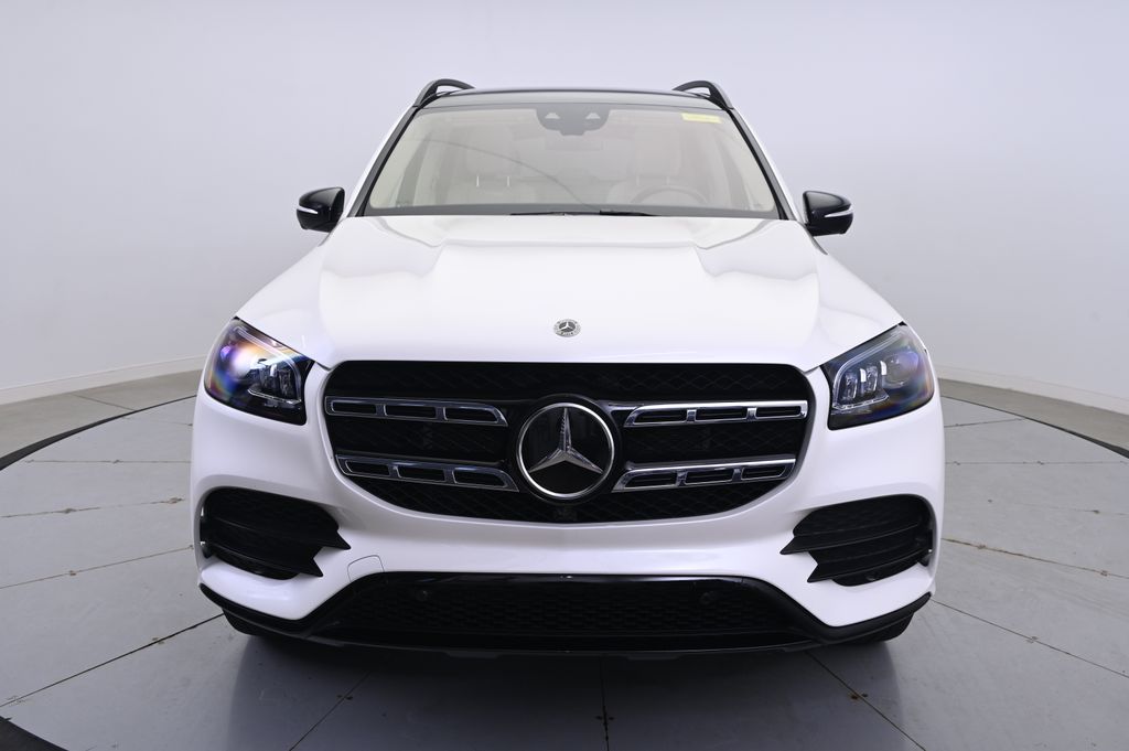 Vehicle image 2 of 44