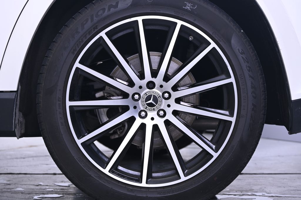 Vehicle image 13 of 44