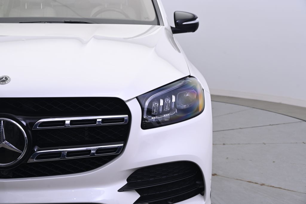 Vehicle image 3 of 44