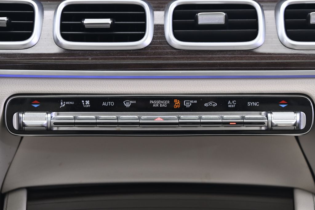Vehicle image 42 of 44