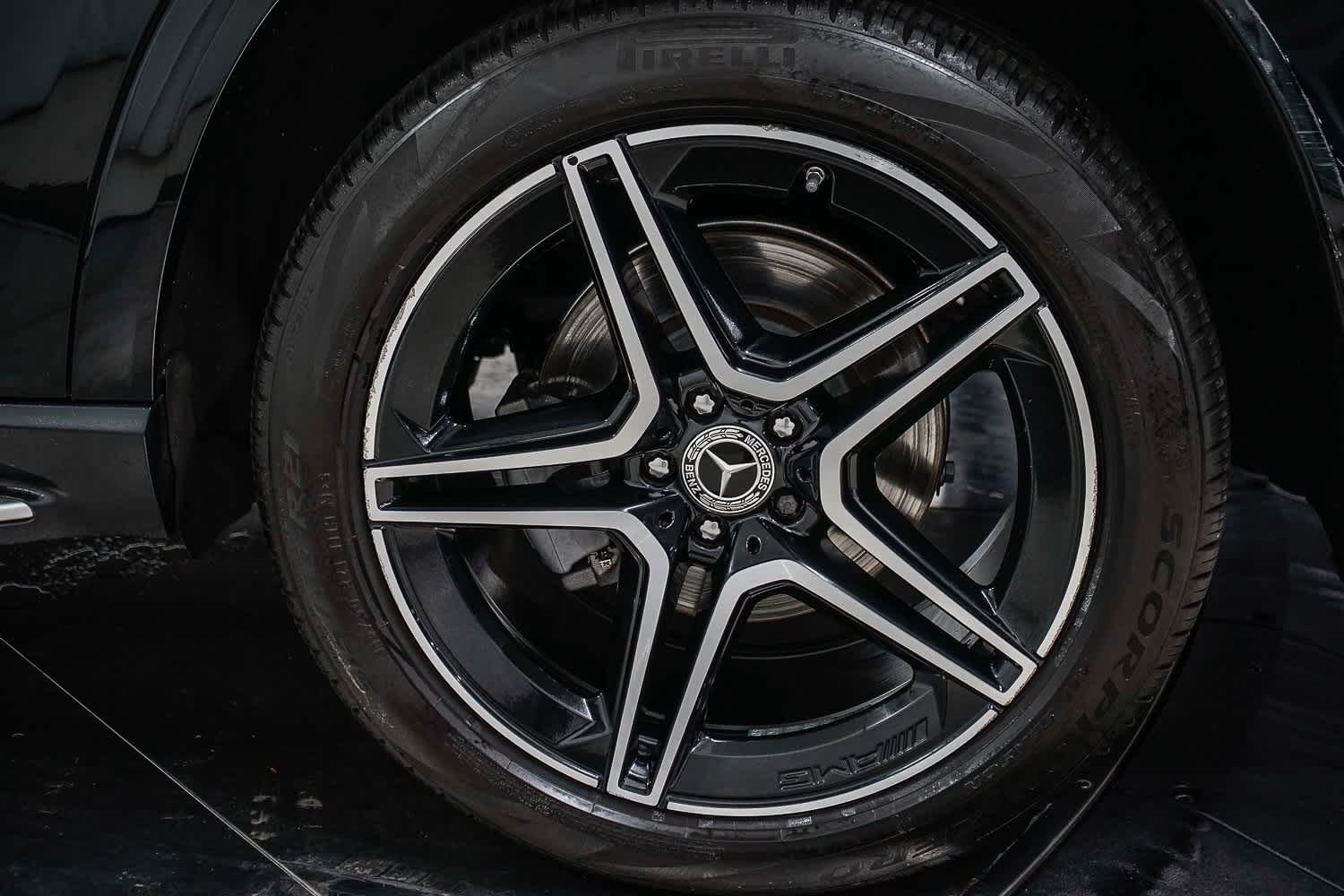 Vehicle image 10 of 30