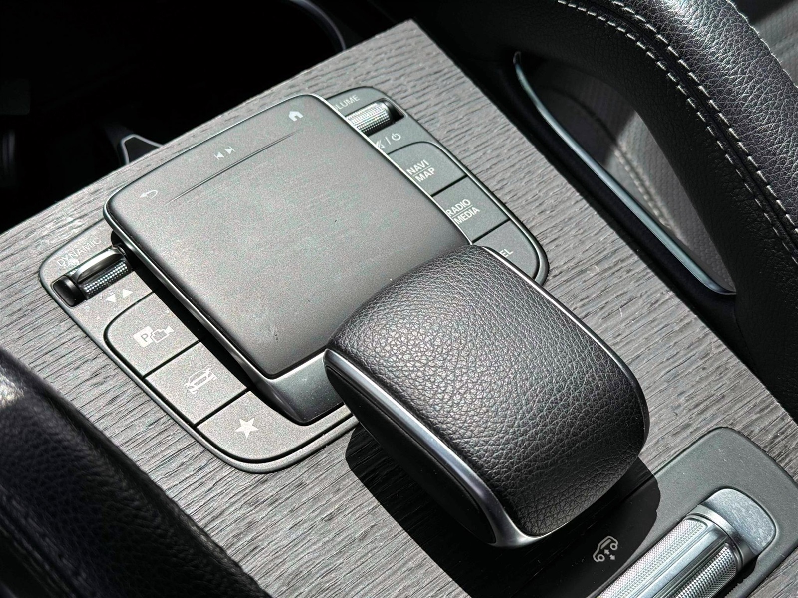 Vehicle image 19 of 36