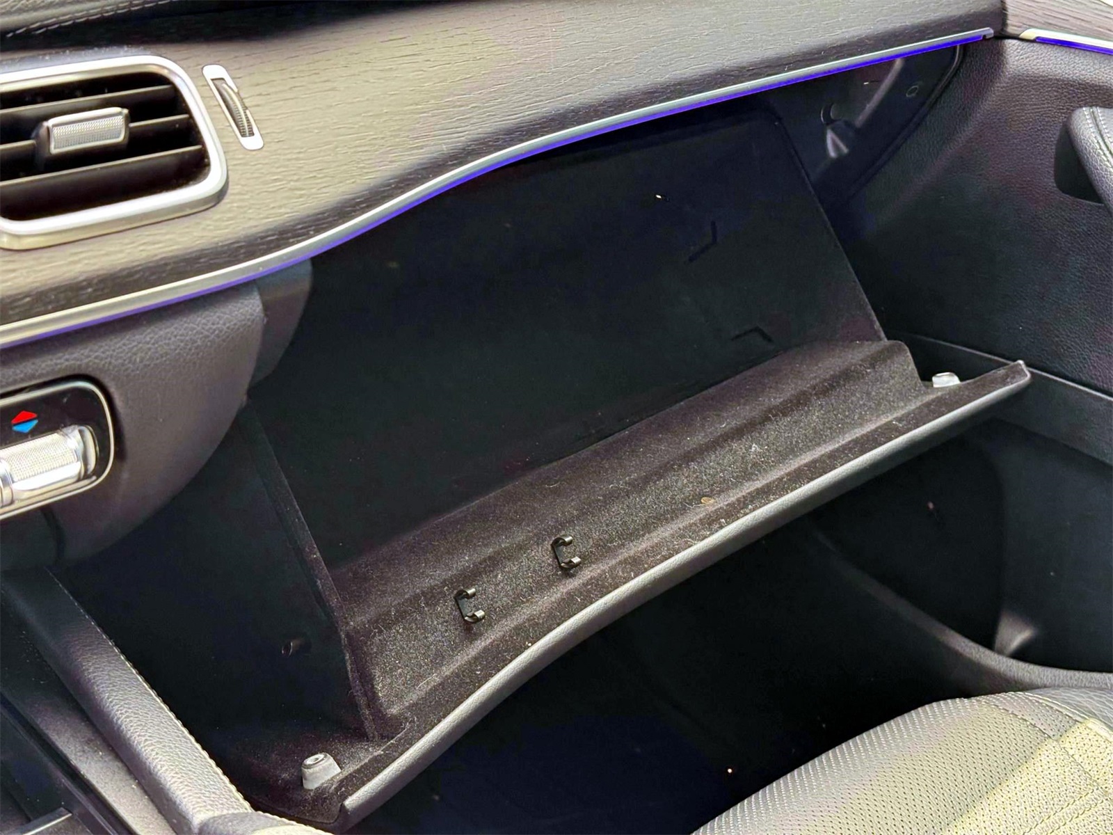 Vehicle image 17 of 36
