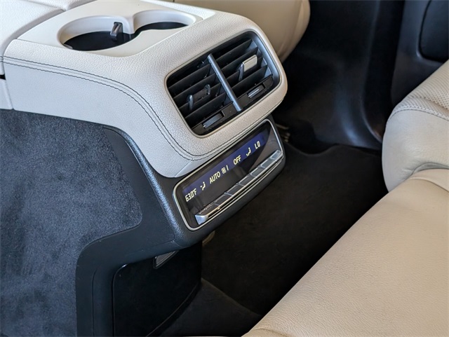 Vehicle image 18 of 28
