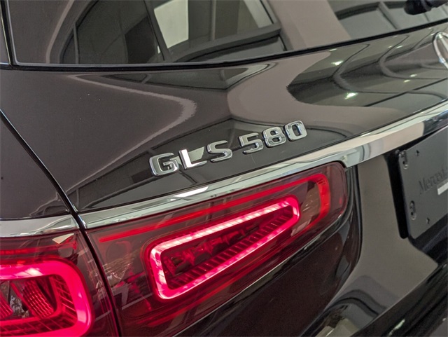 Vehicle image 27 of 28
