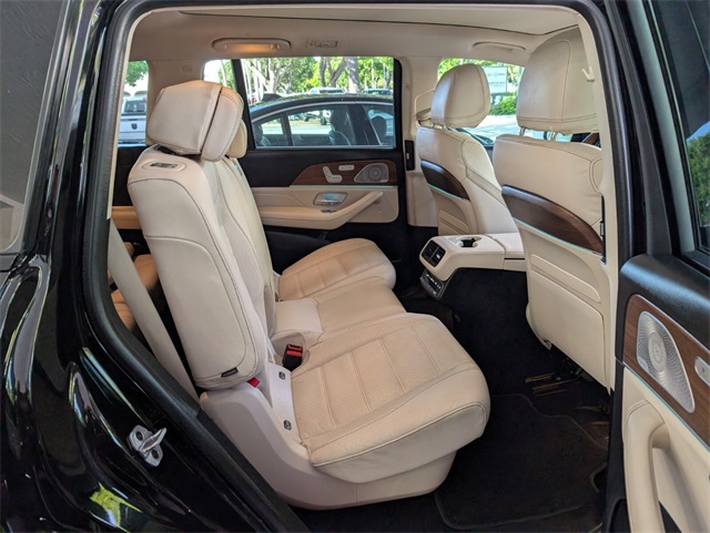 Vehicle image 8 of 28