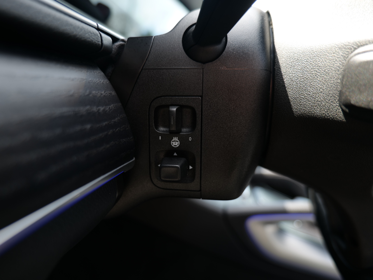 Vehicle image 36 of 100