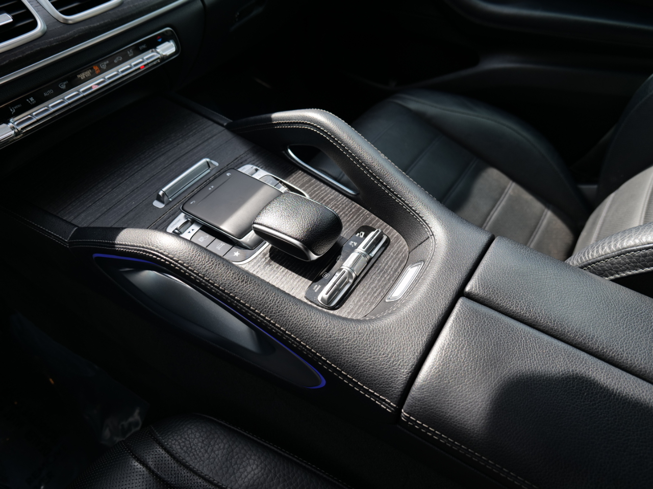 Vehicle image 54 of 100