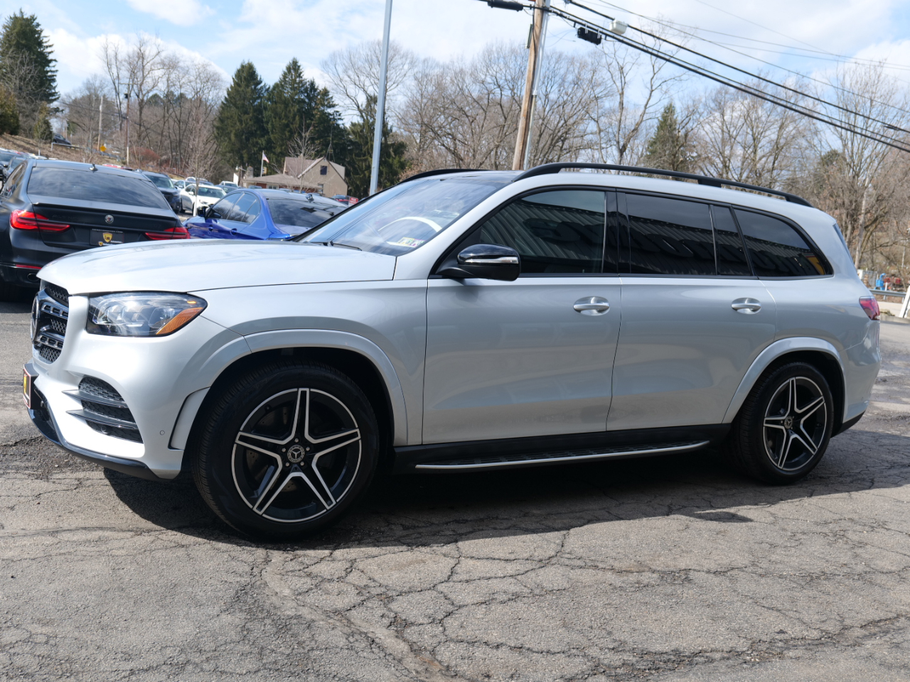 Vehicle image 4 of 100