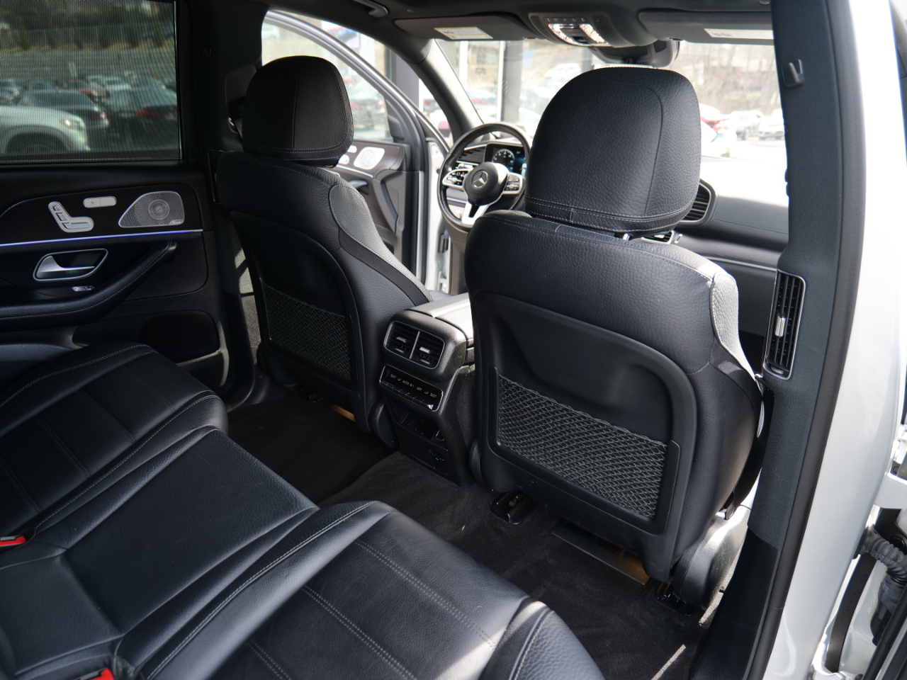 Vehicle image 67 of 100
