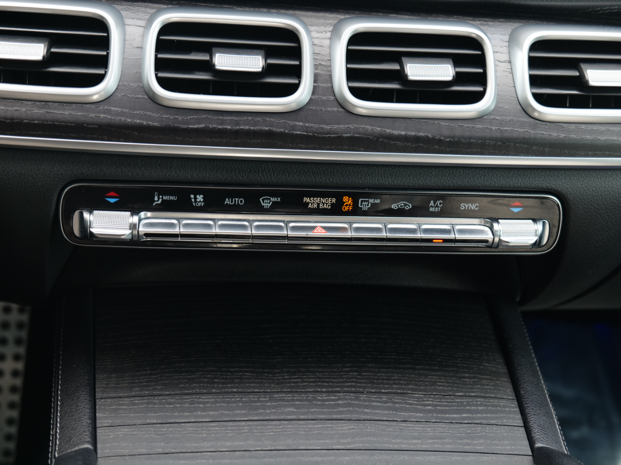 Vehicle image 53 of 100